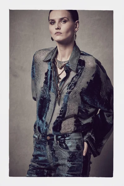 Look 25